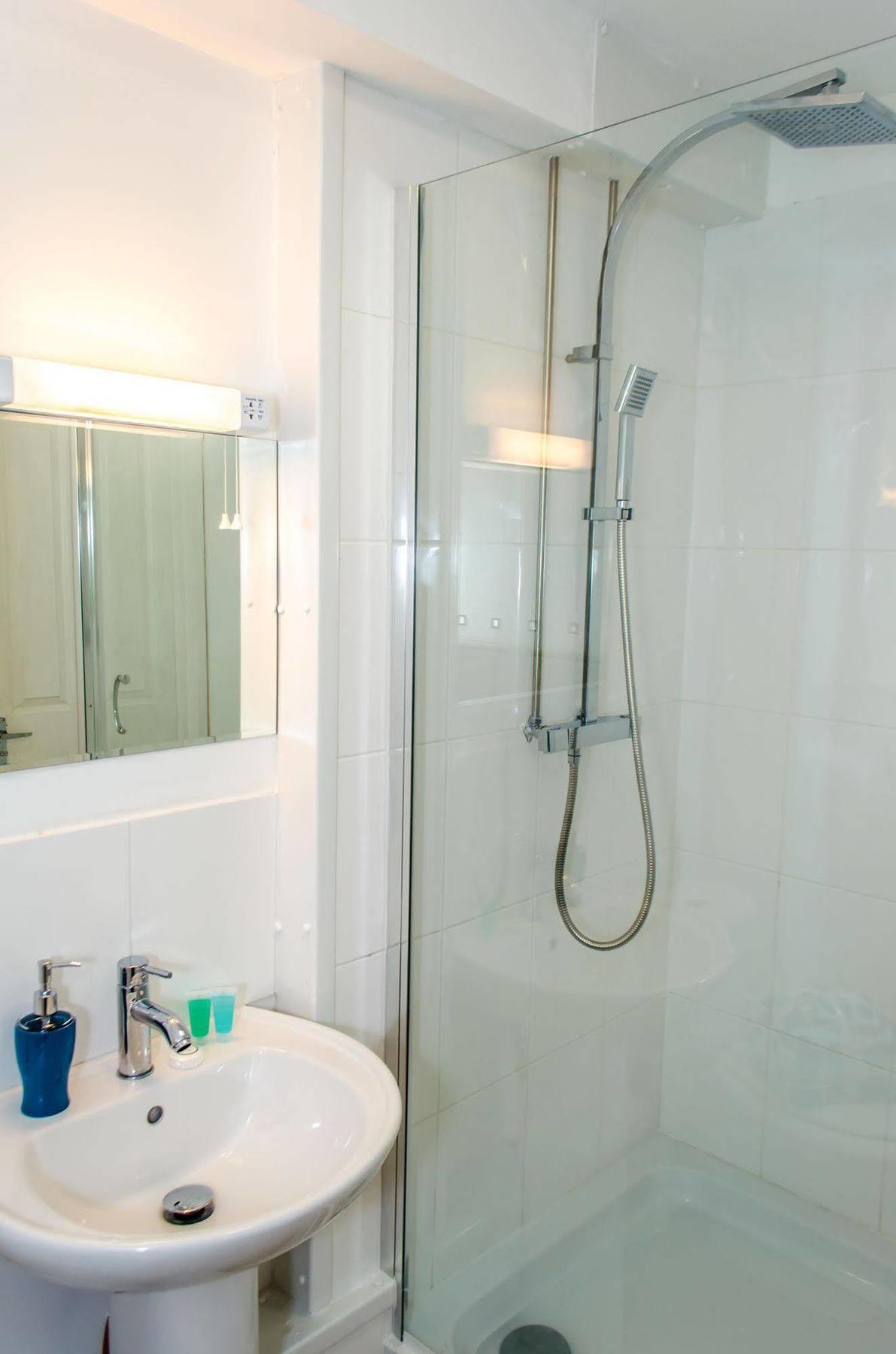 Ava Residence リーズ エクステリア 写真