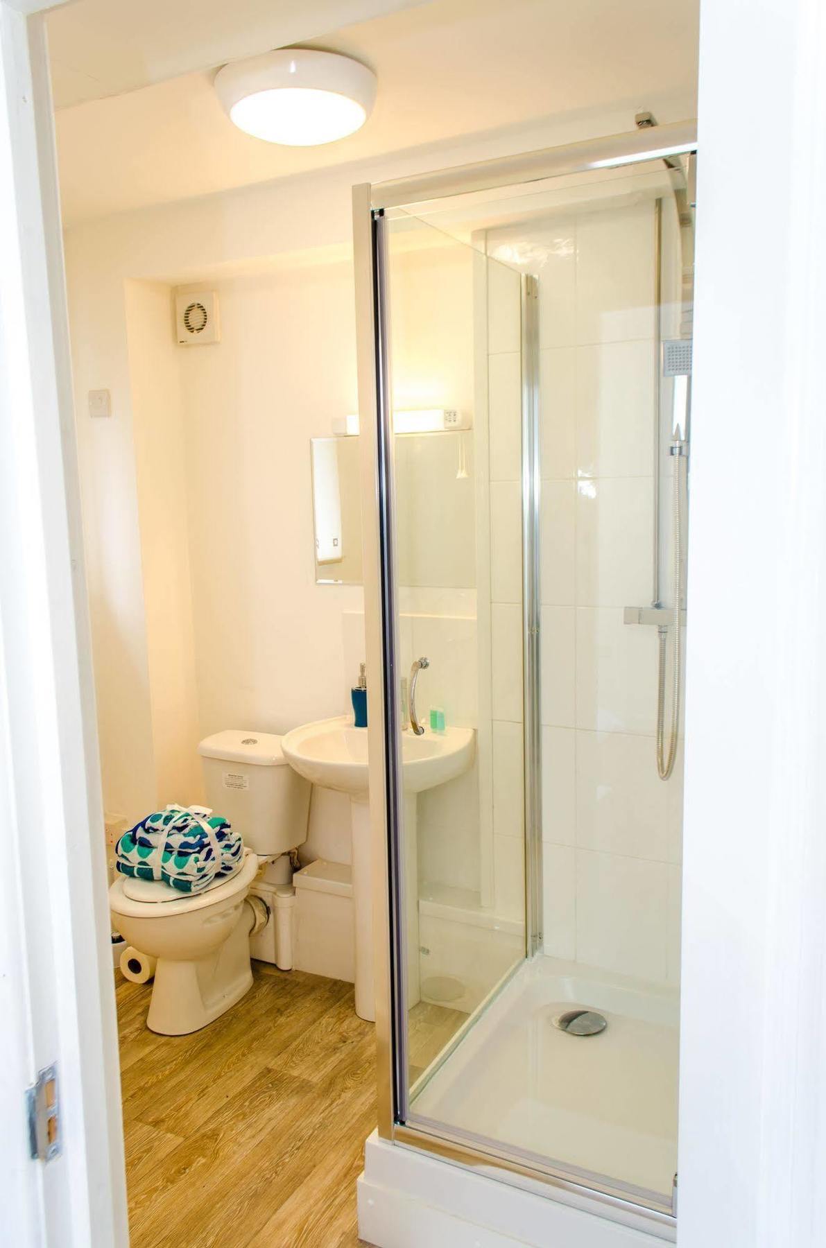 Ava Residence リーズ エクステリア 写真